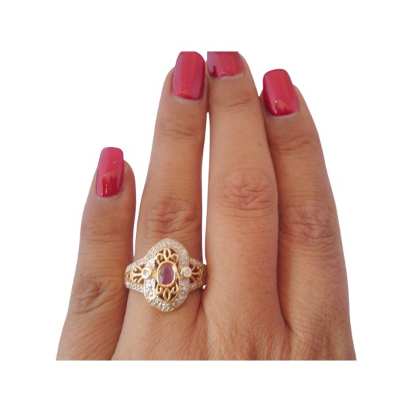 BAGUE OVALE RUBIS ET DIAMANTS EN OR 18K