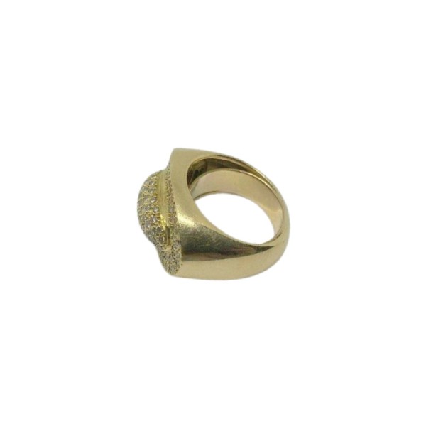 BAGUE OVALE EN OR 18K, DIAMANTS.