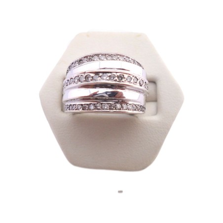 BAGUE EN OR 18K ORNEE DE DIAMANTS