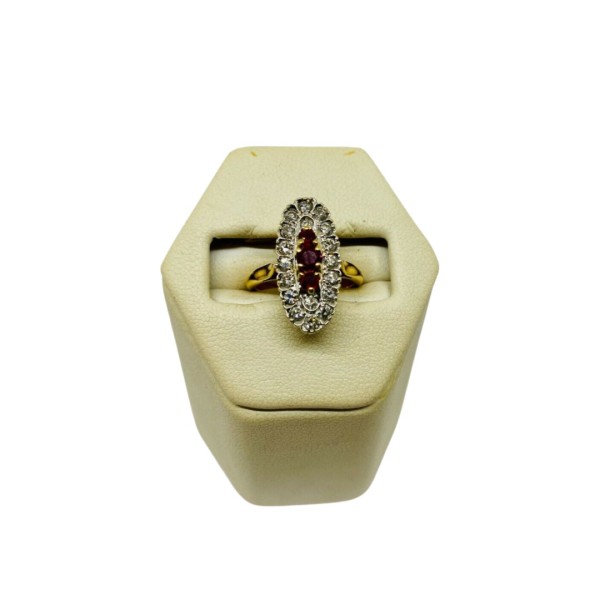 BAGUE OVALE RUBIS ET DIAMANTS EN OR 18K