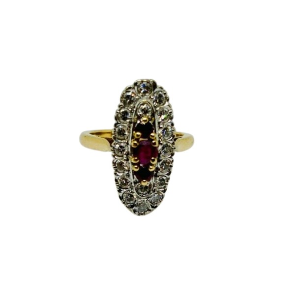 BAGUE OVALE RUBIS ET DIAMANTS EN OR 18K