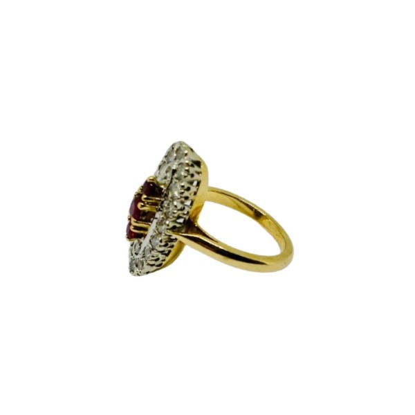 BAGUE OVALE RUBIS ET DIAMANTS EN OR 18K