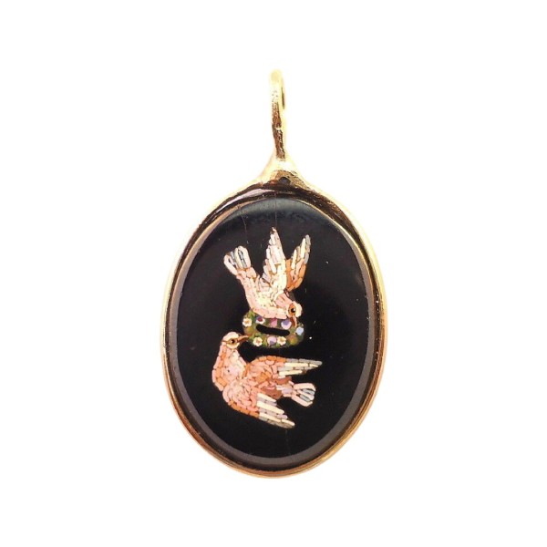 PENDENTIF EN OR 18K PLAQUE ONYX AVEC COLOMBES EN MARQUETERI