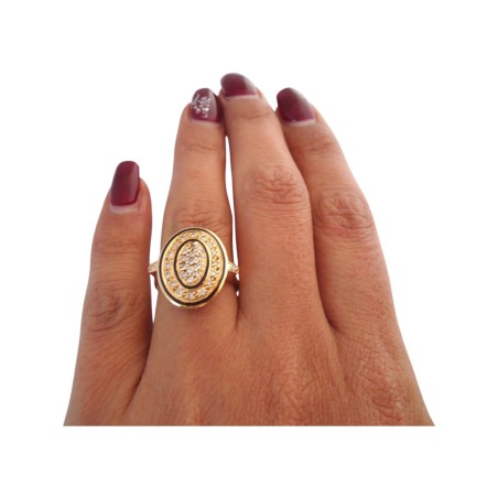 BAGUE OVALE EN OR 18K, DIAMANTS.