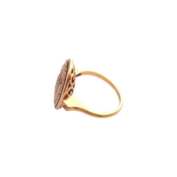 BAGUE OVALE EN OR 18K, DIAMANTS.