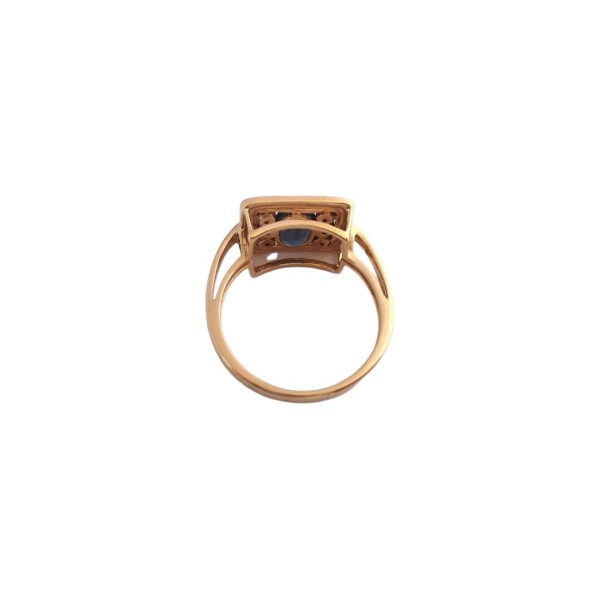 BAGUE RECTANGULAIRE EN OR 18K, SAPHIR ET DIAMANTS.