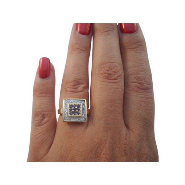 BAGUE CARRÉE SAPHIRS ET DIAMANTS EN OR 18K