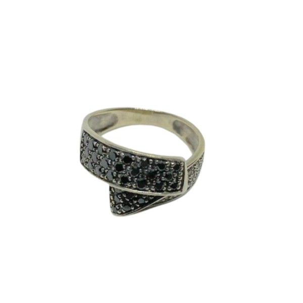 BAGUE DIAMANTS BLANCS ET NOIRS EN OR 18K