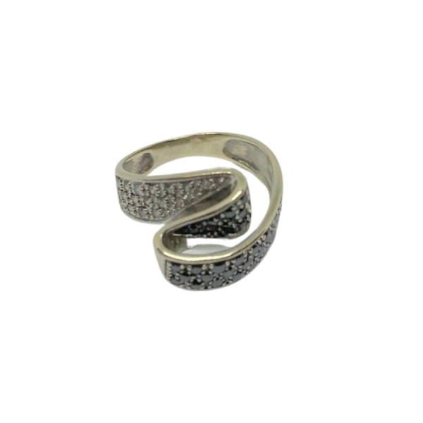 BAGUE DIAMANTS BLANCS ET NOIRS EN OR 18K