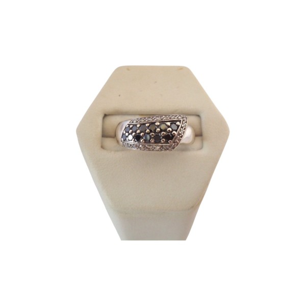 BAGUE JONC DIAMANTS NOIRS ET BLANCS EN OR 18K