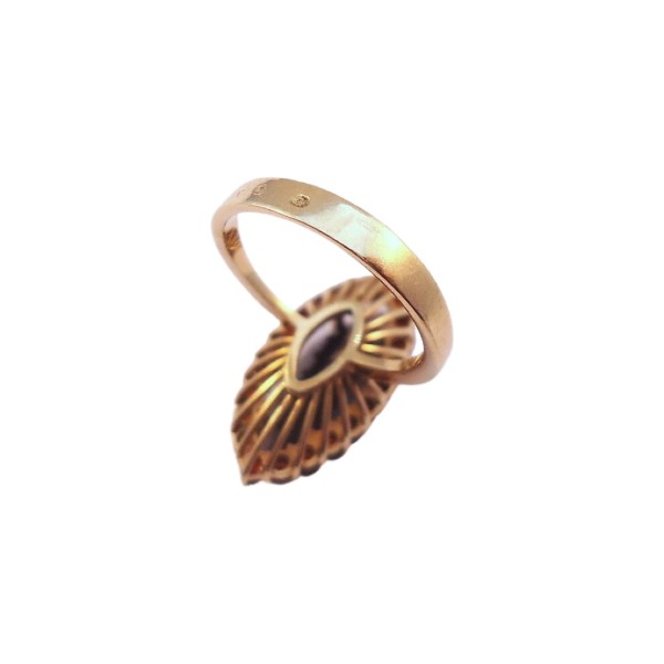 BAGUE MARQUISE EN OR 18K, GRENATS.