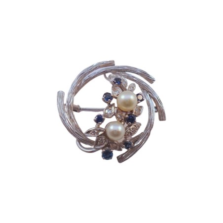 BROCHE RONDE PERLES, SAPHIRS ET DIAMANTS EN OR 18K