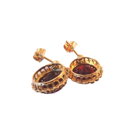 PAIRE DE CLOUS D'OREILLE OR 18K PIERRE ROUGE ET DEMI-PERLES