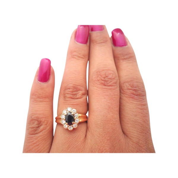 BAGUE FLEUR EN OR 18K, SAPHIR ET DIAMANT.