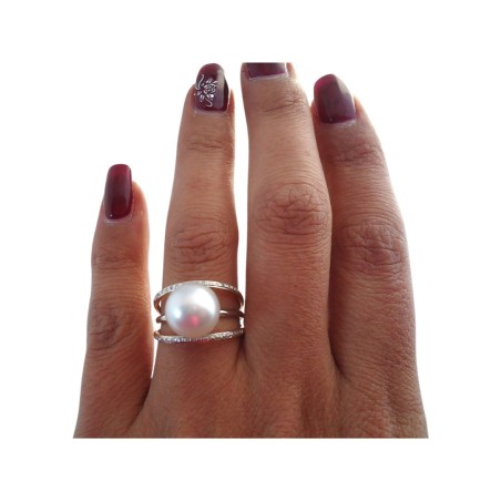 BAGUE EN OR 18K, PERLE ET DIAMANTS.