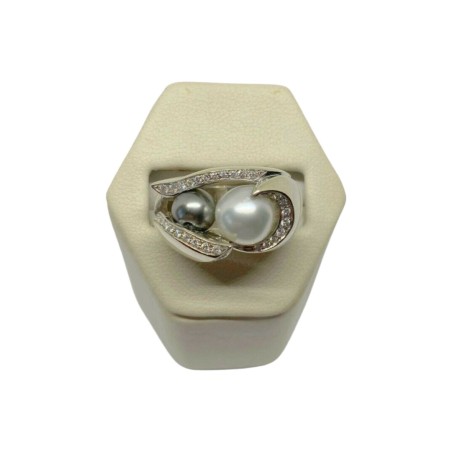 BAGUE EN OR 18K, PERLES, DIAMANTS.