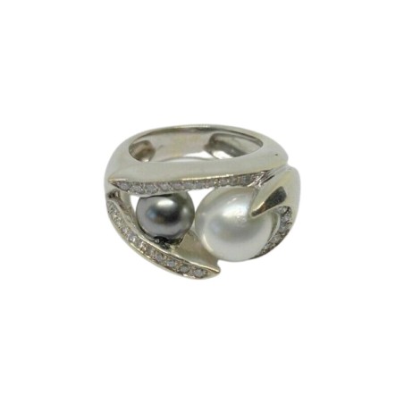 BAGUE EN OR 18K, PERLES, DIAMANTS.