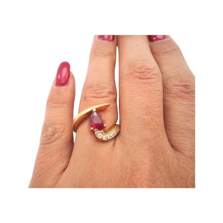 BAGUE EN OR 18K, RUBIS ET DIAMANTS.