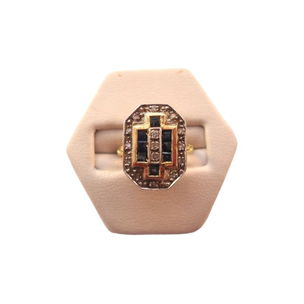 BAGUE OCTOGONALE EN OR 18K, SAPHIRS ET DIAMANTS.