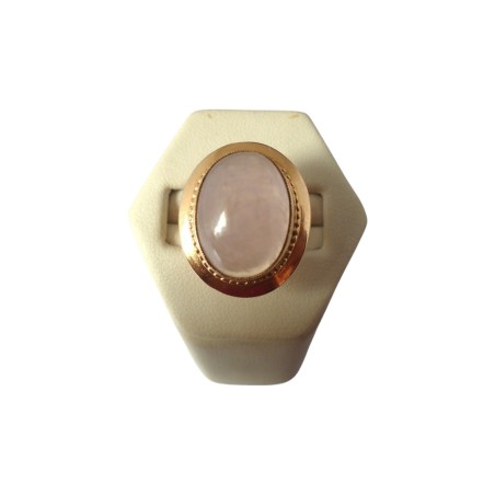 BAGUE OVALE EN OR 18K, CABOCHON DE QUARTZ ROSE.