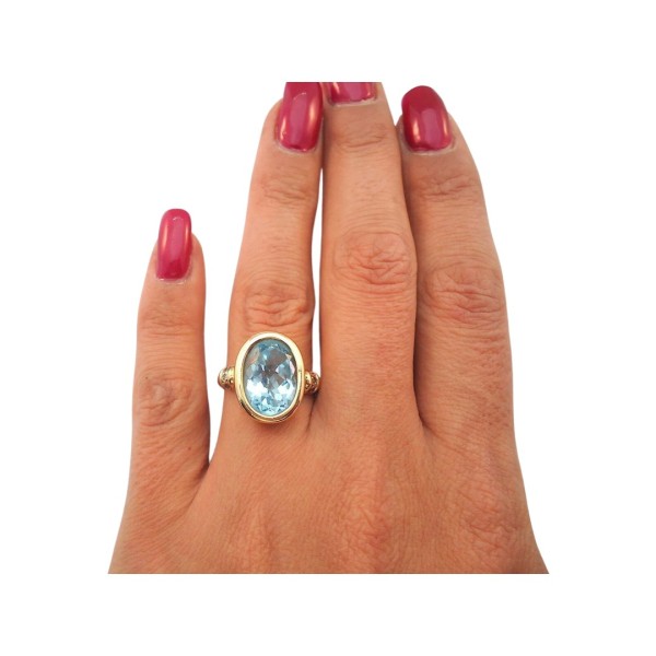 BAGUE EN OR 18K TOPAZE BLEUE ET DIAMANTS