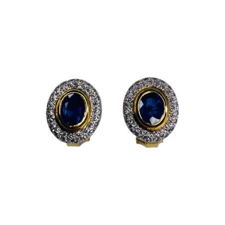 PAIRE DE CLIPS D'OREILLES SAPHIR ET DIAMANTS EN OR 18K