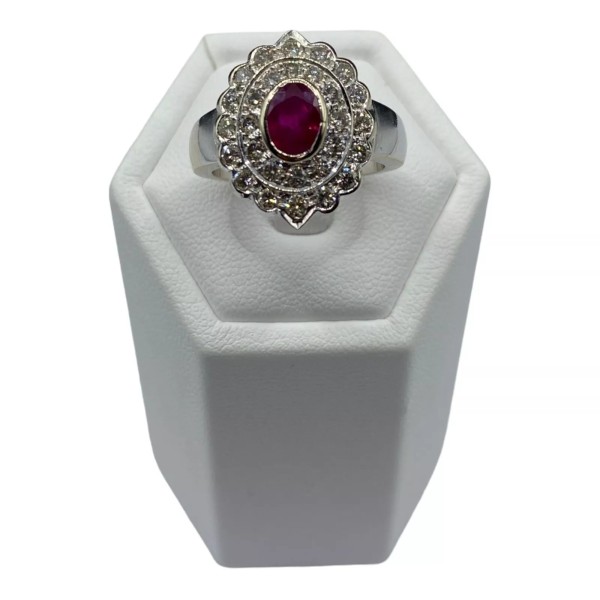 BAGUE OVALE RUBIS ET DIAMANTS EN OR 18K