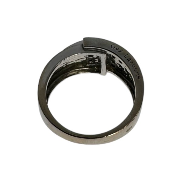 BAGUE GUY LAROCHE DIAMANTS BLANCS ET NOIRS EN OR 18K