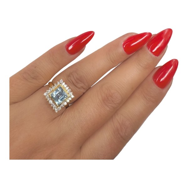 BAGUE CARRÉE AIGUE MARINE ET DIAMANTS EN OR 18K