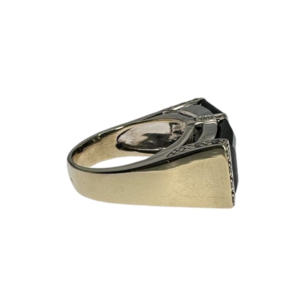 BAGUE PLATEAU COURBE ONYX ET DIAMANTS EN OR 18K