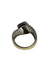 BAGUE RUBAN DIAMANTS BLANCS ET NOIRS EN OR 18K