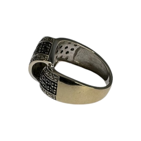 BAGUE RUBAN DIAMANTS BLANCS ET NOIRS EN OR 18K