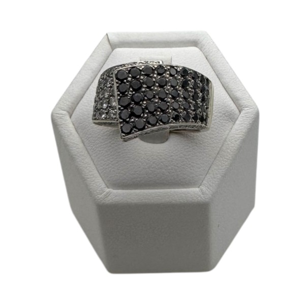 BAGUE CROISÉE DIAMANTS NOIRS ET BLANCS EN OR 18K