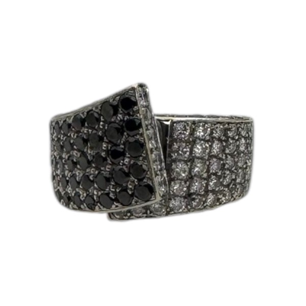 BAGUE CROISÉE DIAMANTS NOIRS ET BLANCS EN OR 18K