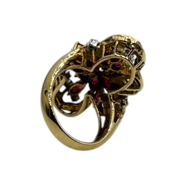 BAGUE OVALE IMPOSANTE RUBIS ET DIAMANTS EN OR 18K