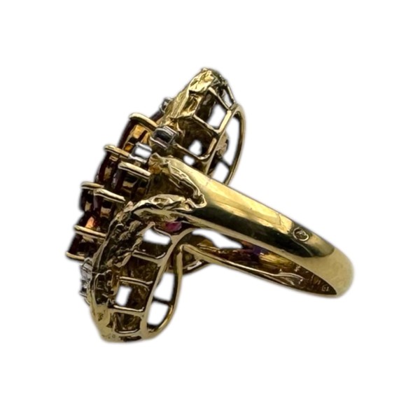 BAGUE OVALE IMPOSANTE RUBIS ET DIAMANTS EN OR 18K