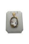 PENDENTIF CAMÉE SUR NACRE SAPHIR ET EMERAUDE EN OR 18K