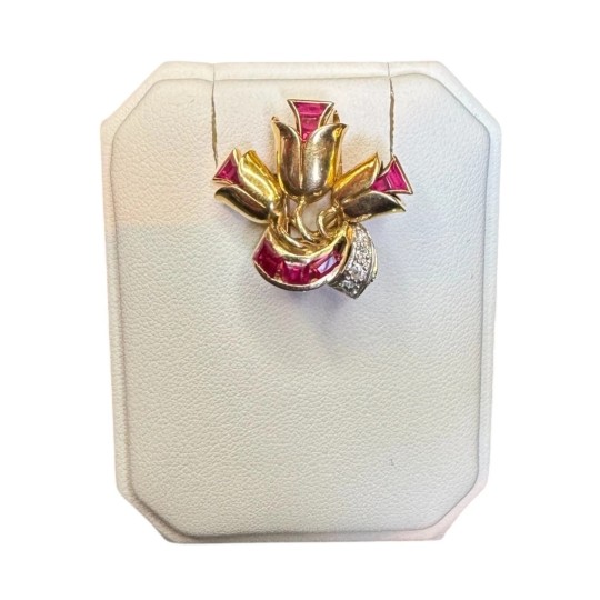 CLIP ANCIEN ANNÉES 40 RUBIS DE SYNTHÈSE ET DIAMANTS EN OR 18K