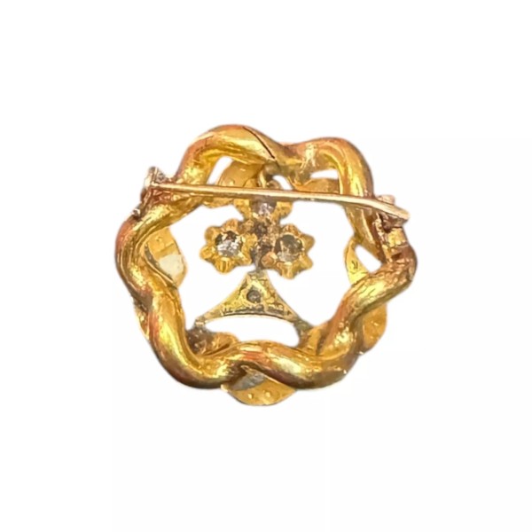 BROCHE ANCIENNE MOTIF TRÈFLE PERLES ET ROSES DE PROVENCE EN OR 18K